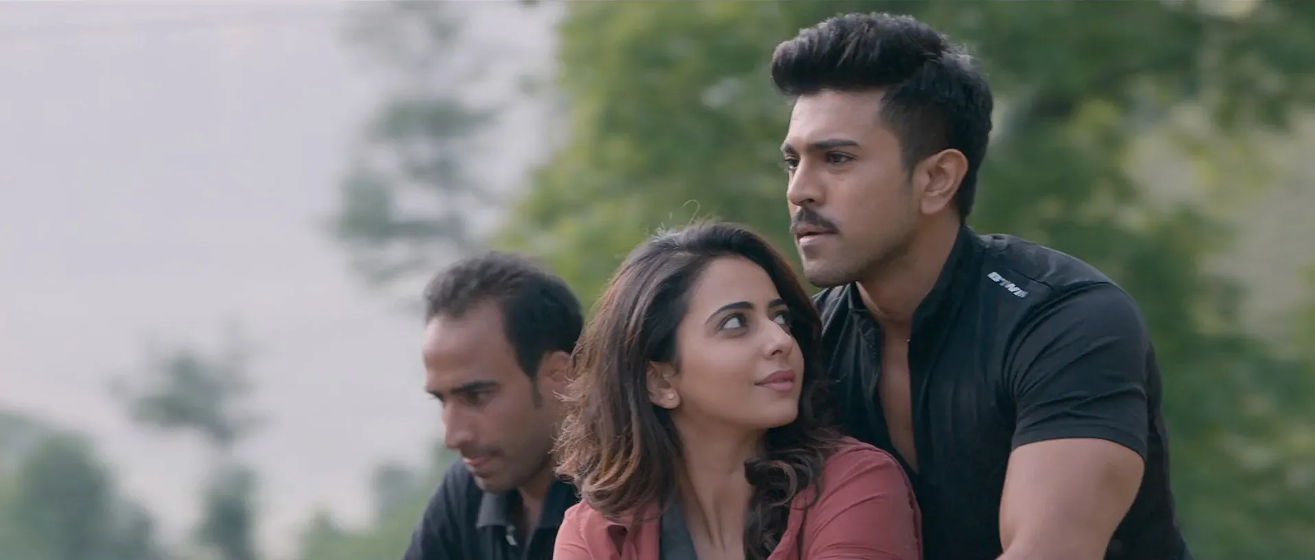 Dhruva (2016) (Hindi -Telugu) Dual Audio 720p UnCut HDRip [1.3GB] Screenshot