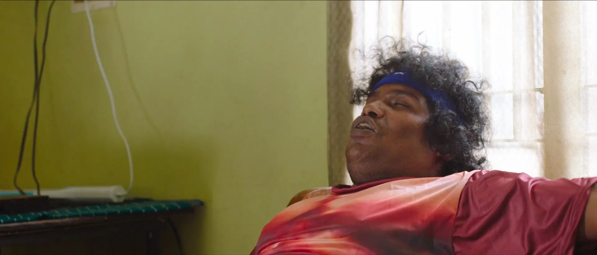Gurkha 2019 (Hindi -Tamil) Dual Audio 720p UnCut HDRip [1.4GB] Screenshot